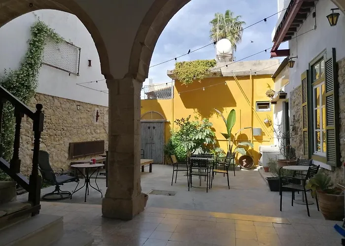Le Mat Hostel
